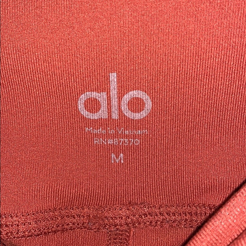 ALO Yoga High Waist Dash Legging - Picture 8 of 8